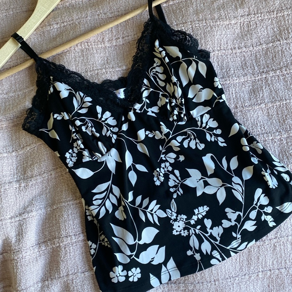 White House Black market camisole tank size small